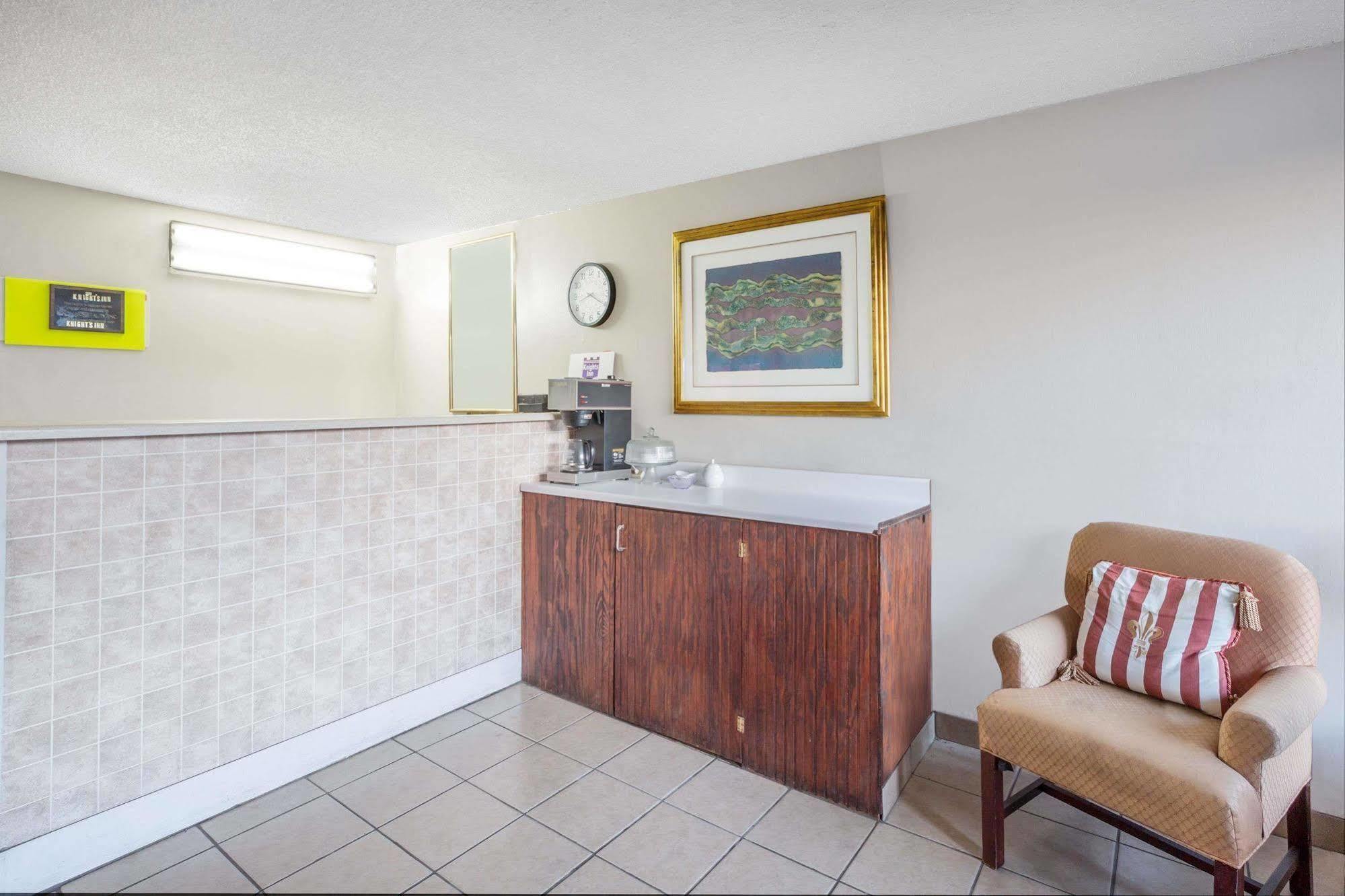 Knights Inn Overland Park Mission Extérieur photo