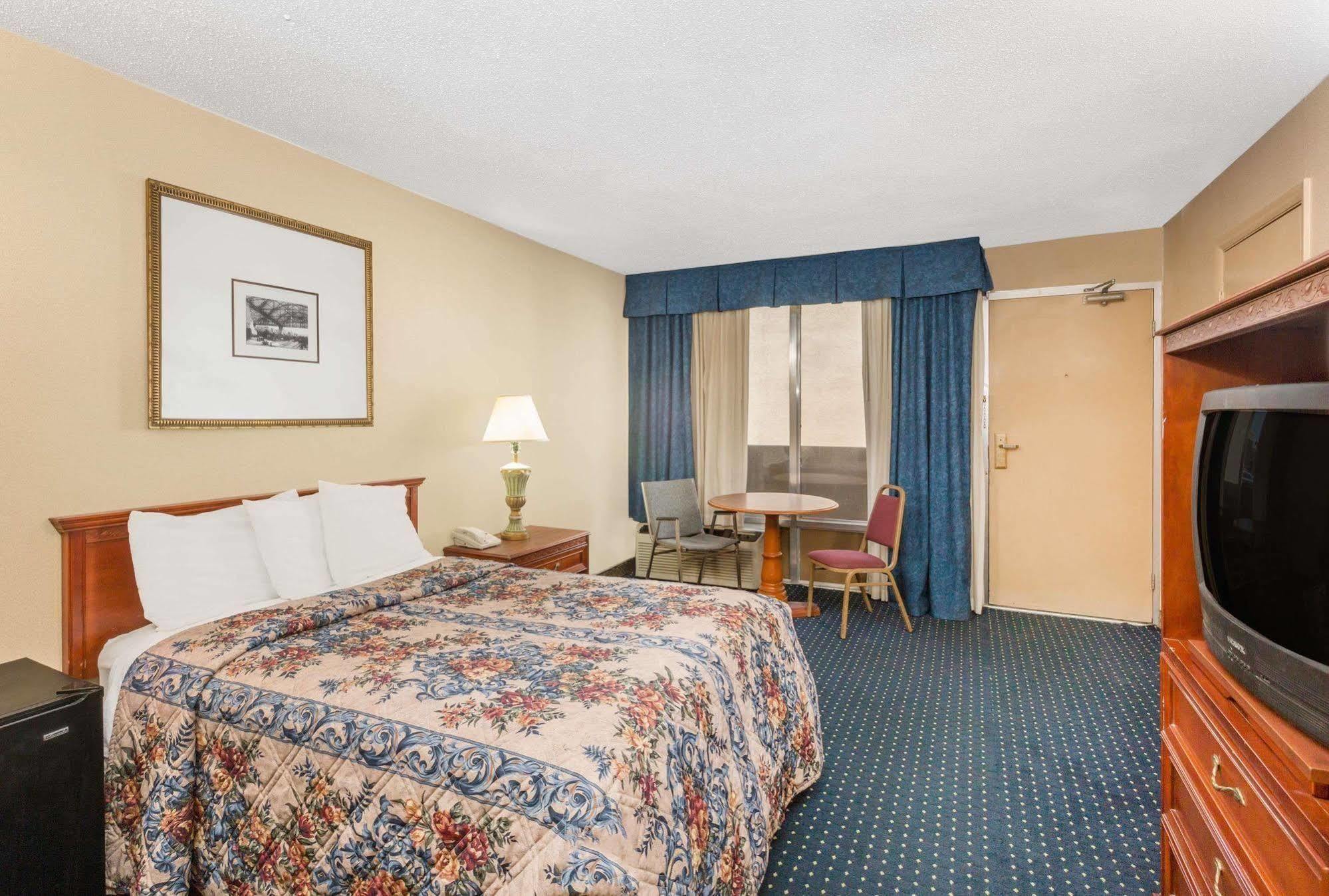 Knights Inn Overland Park Mission Extérieur photo