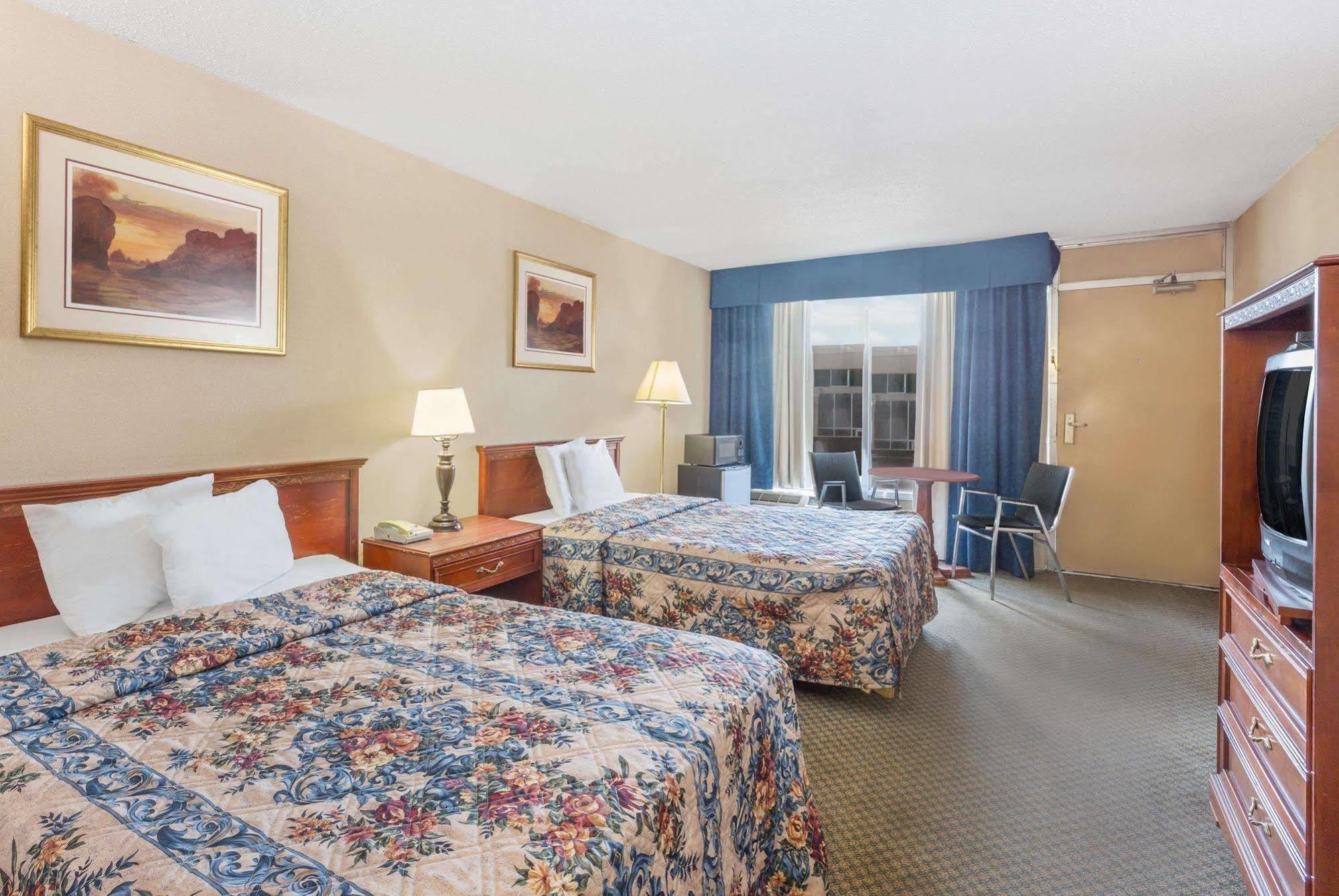 Knights Inn Overland Park Mission Extérieur photo