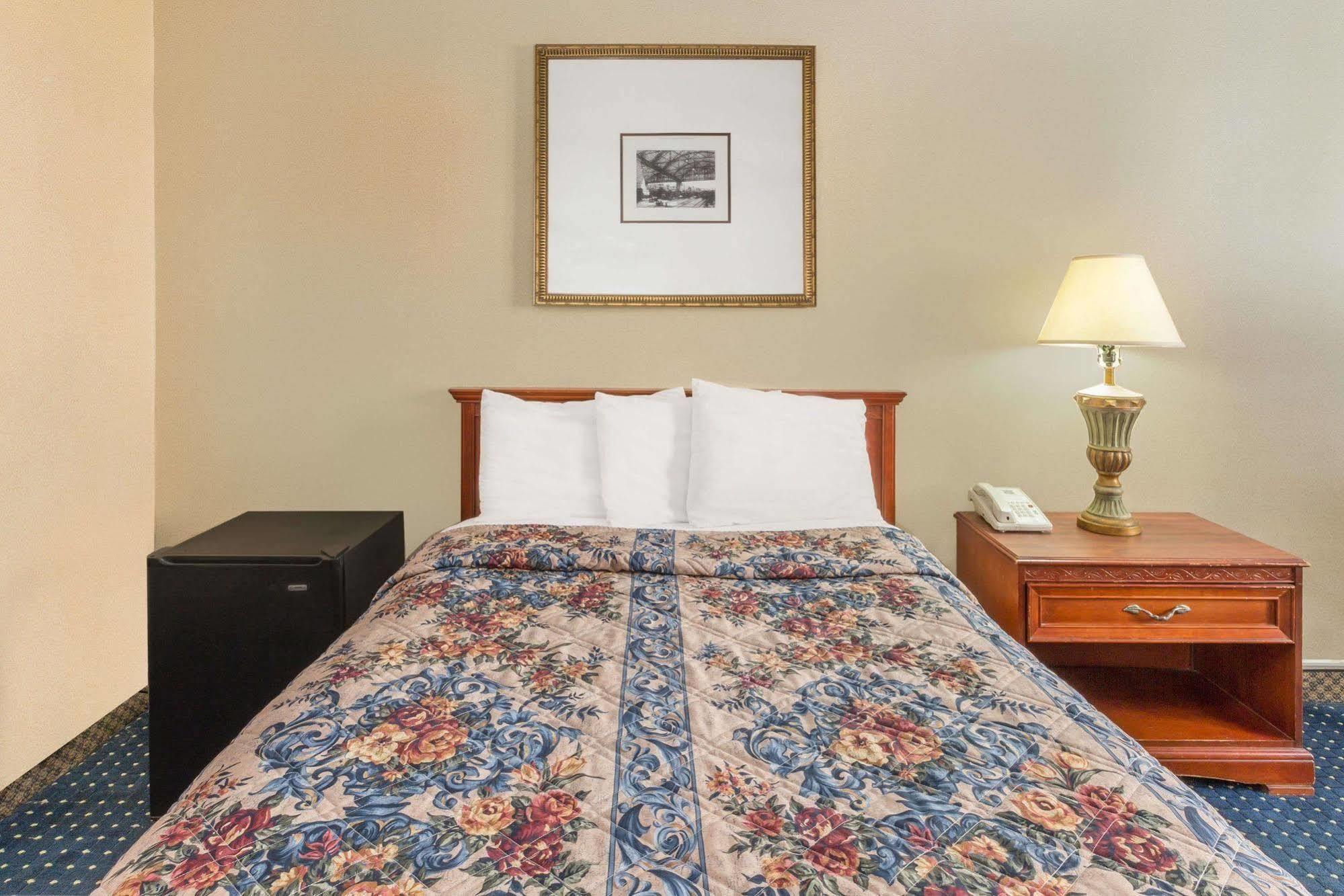 Knights Inn Overland Park Mission Extérieur photo